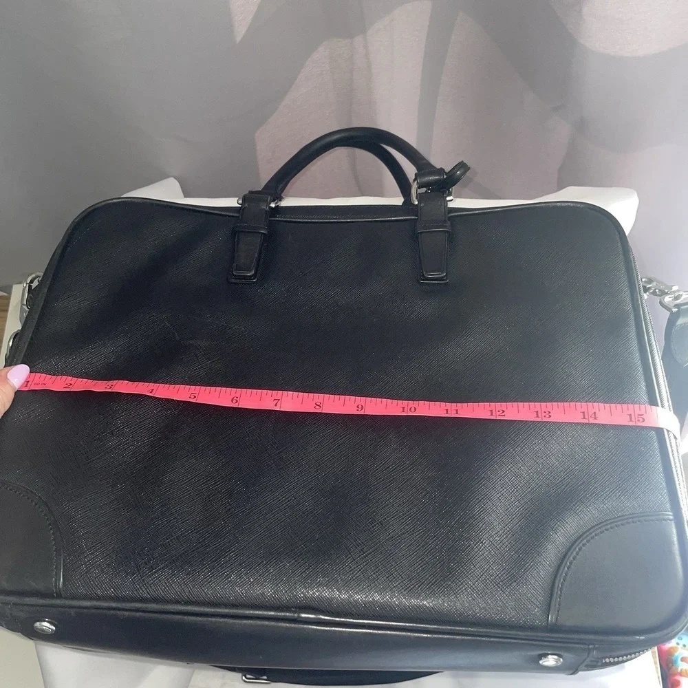 Tumi 16